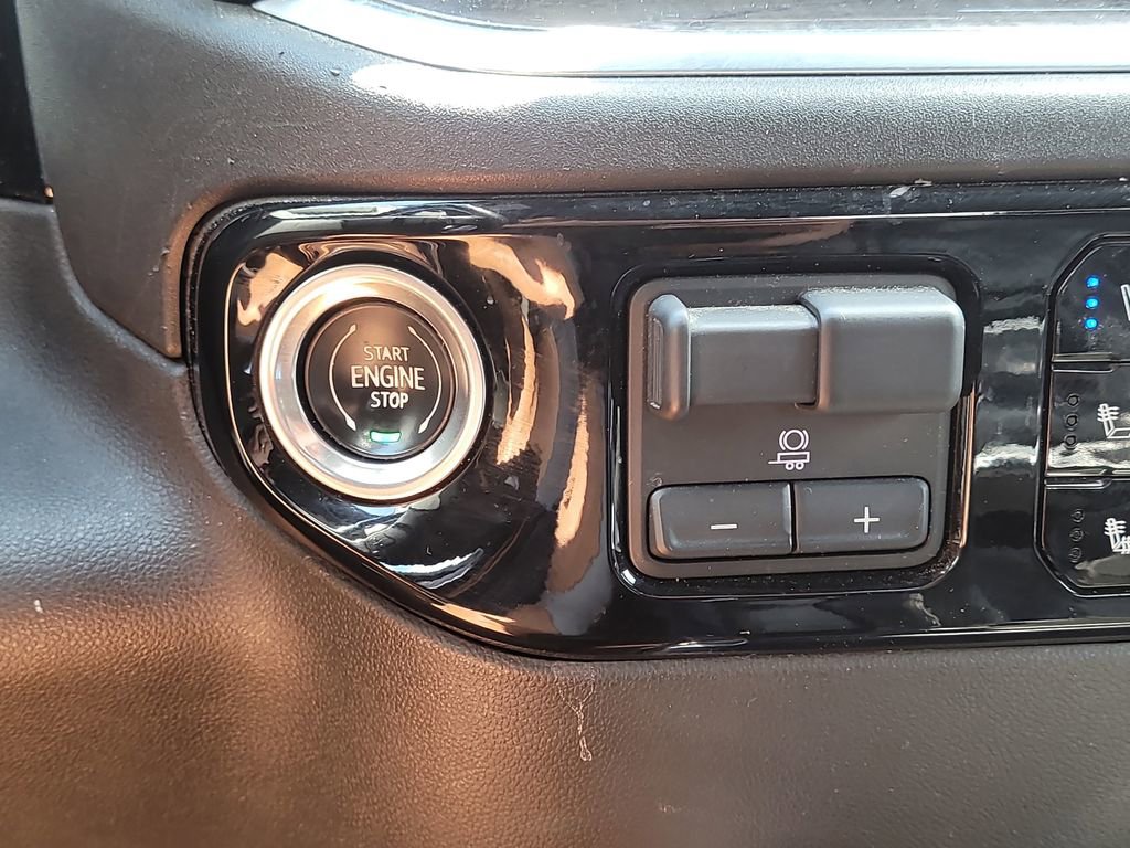 Used 2023 Chevrolet Silverado 1500 LTZ AWD/4WD image 24