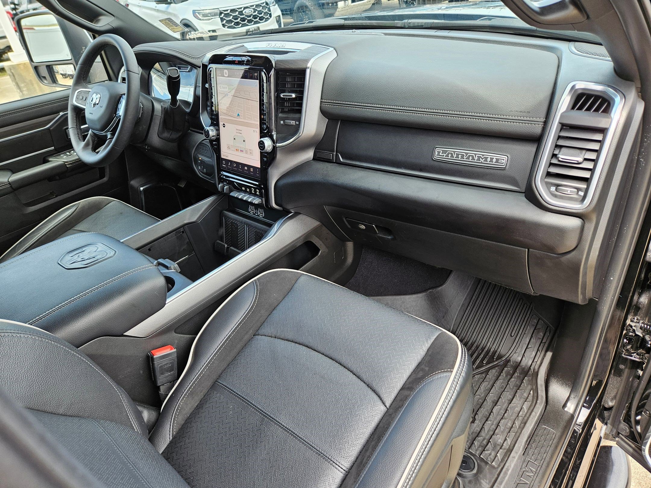 Used 2025 RAM 2500 Laramie AWD/4WD image 63