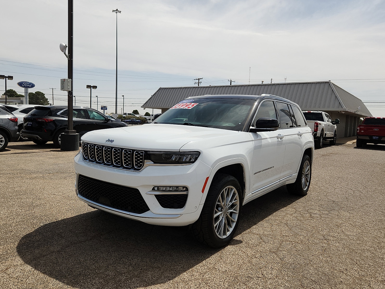 Used 2023 Jeep Grand Cherokee Summit w/ Luxury Tech Group V AWD/4WD image 3