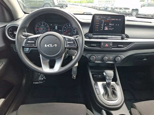Used 2022 Kia Forte LXS FWD image 11