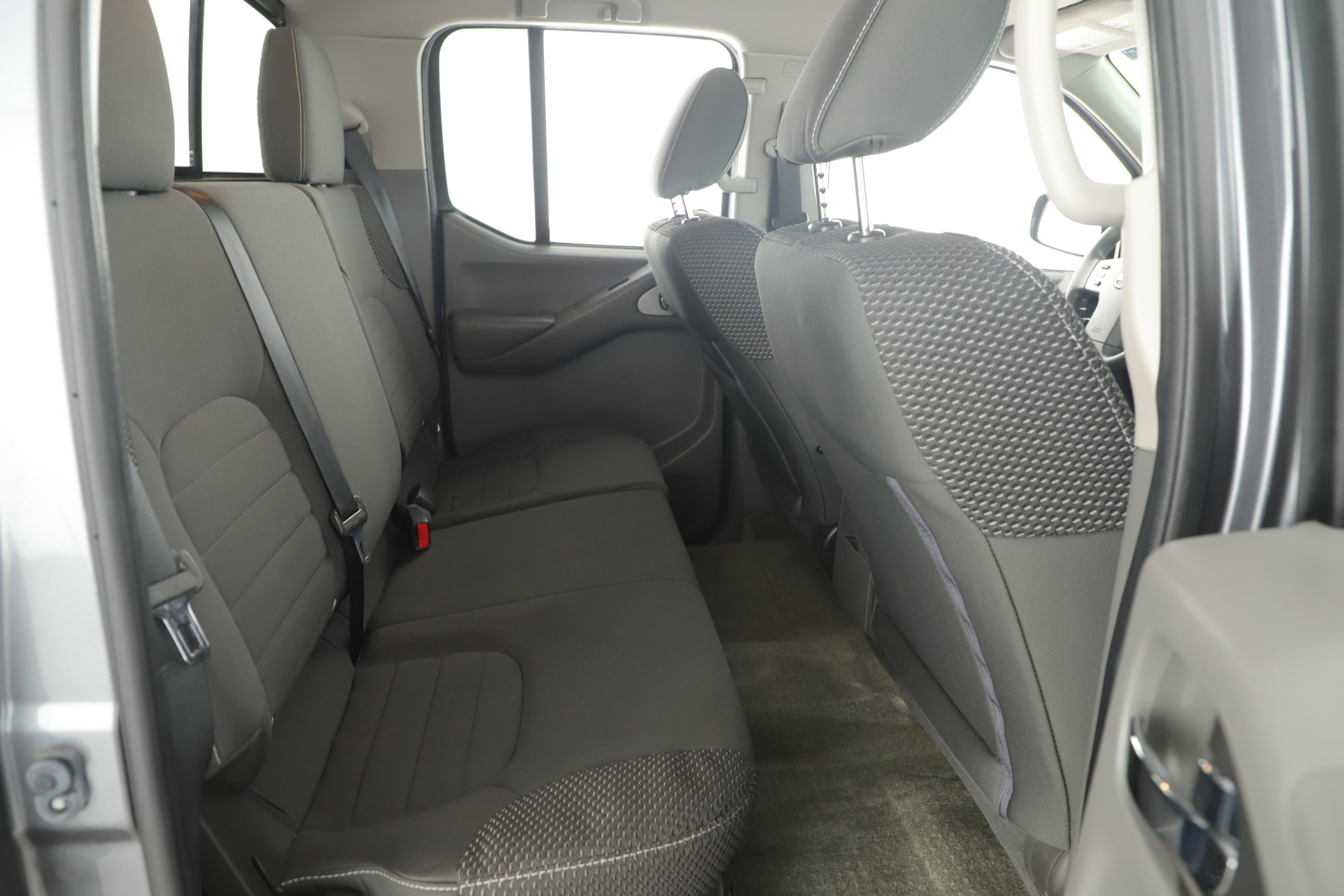 Used 2018 Nissan Frontier SV image 22