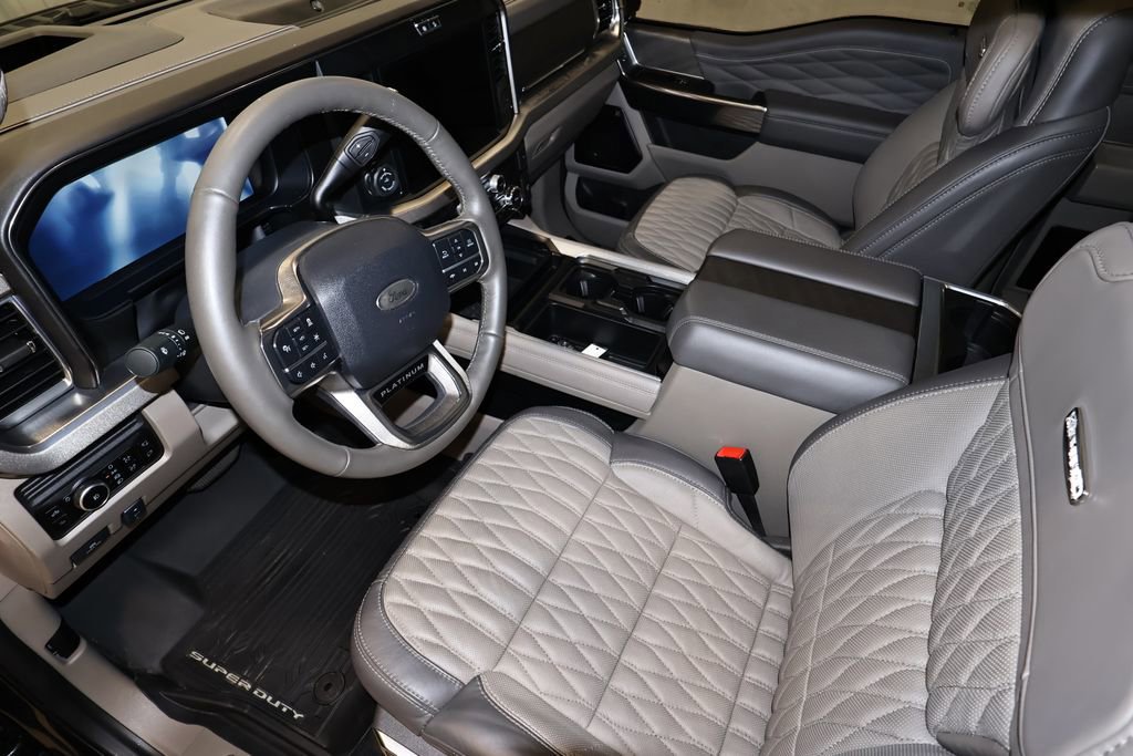 Certified 2025 Ford F350 Platinum w/ Platinum Plus Package image 40