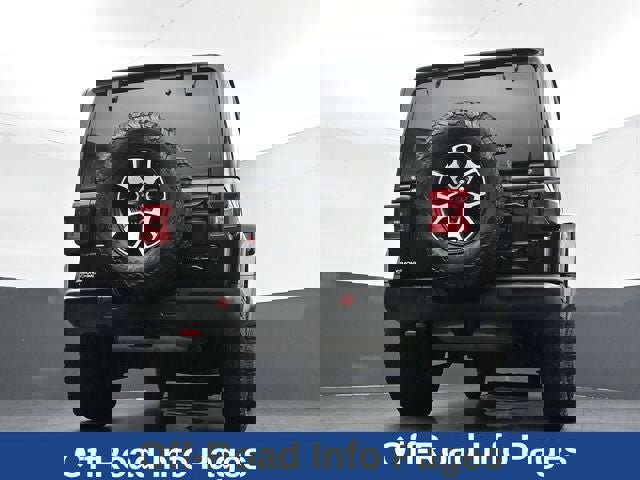 Used 2021 Jeep Wrangler Unlimited Rubicon w/ Dual Top Group AWD/4WD image 13