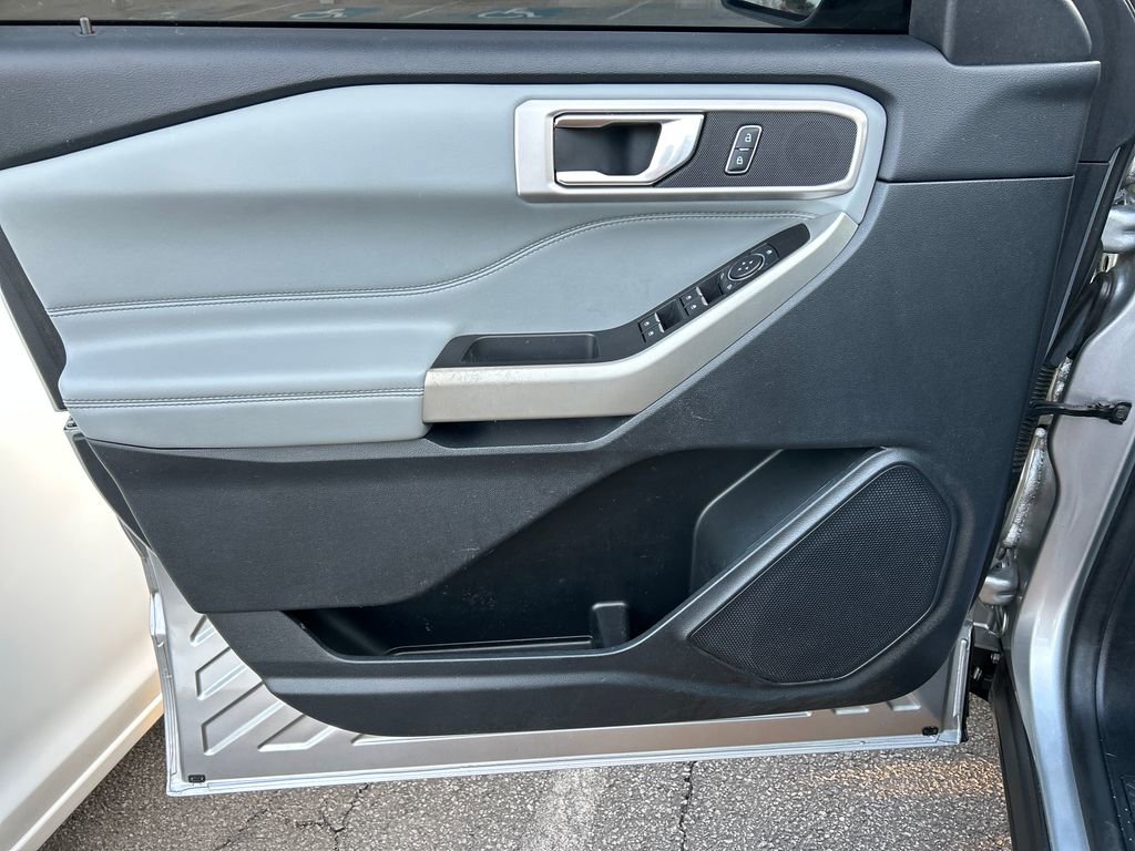 Certified 2021 Ford Explorer XLT w/ Equipment Group 202A image 12