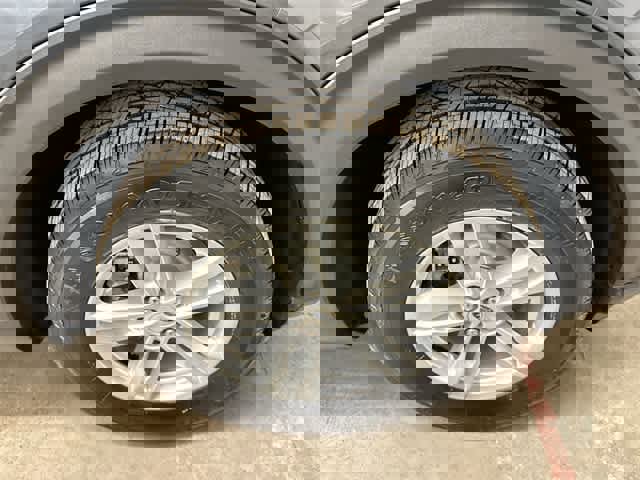 Certified 2022 Ford Explorer XLT w/ Equipment Group 202A image 9