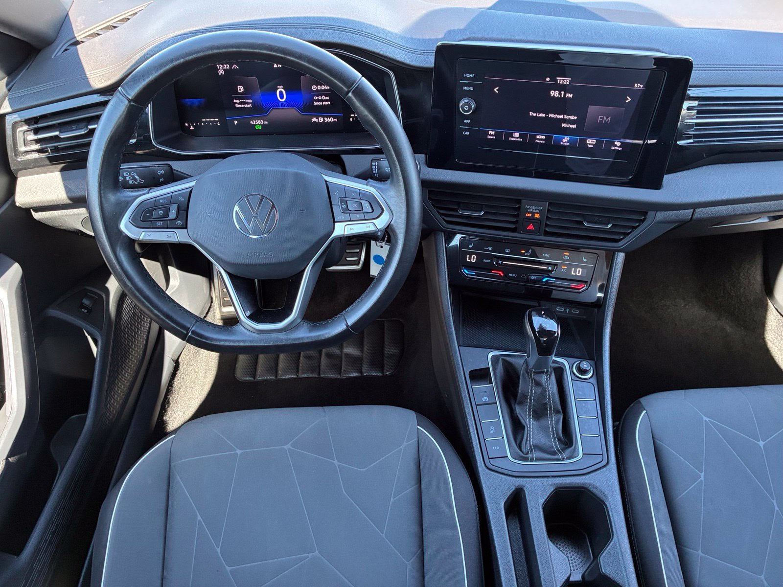 Used 2025 Volkswagen Jetta Sport FWD image 18