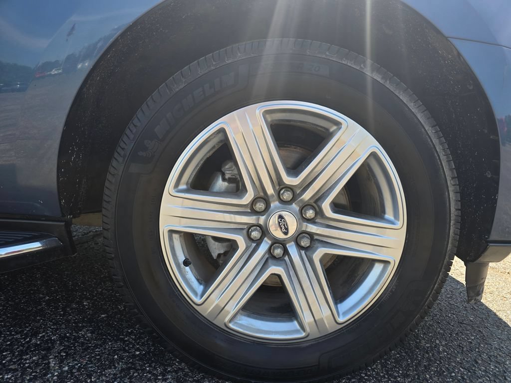 Certified 2018 Ford Expedition XLT w/ Equipment Group 202A RWD image 29