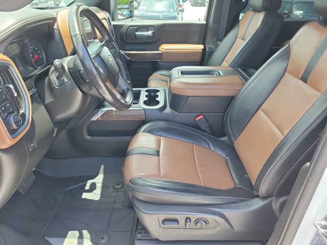 Used 2022 Chevrolet Silverado 3500 High Country w/ Technology Package AWD/4WD image 17