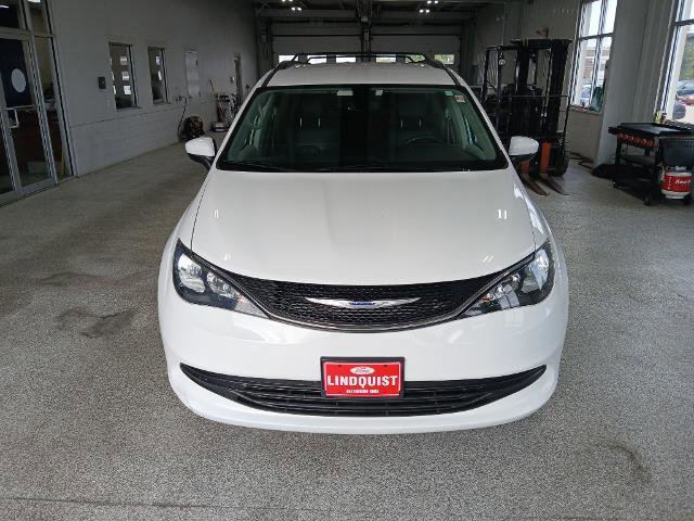 Used 2020 Chrysler Voyager Lxi image 8