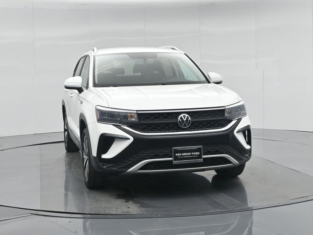 Used 2022 Volkswagen Taos SE image 3