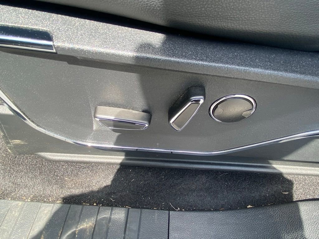 Certified 2024 Ford F150 Lariat w/ Equipment Group 502A High AWD/4WD image 10