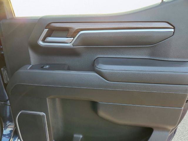 Used 2022 Chevrolet Silverado 1500 LT AWD/4WD image 24