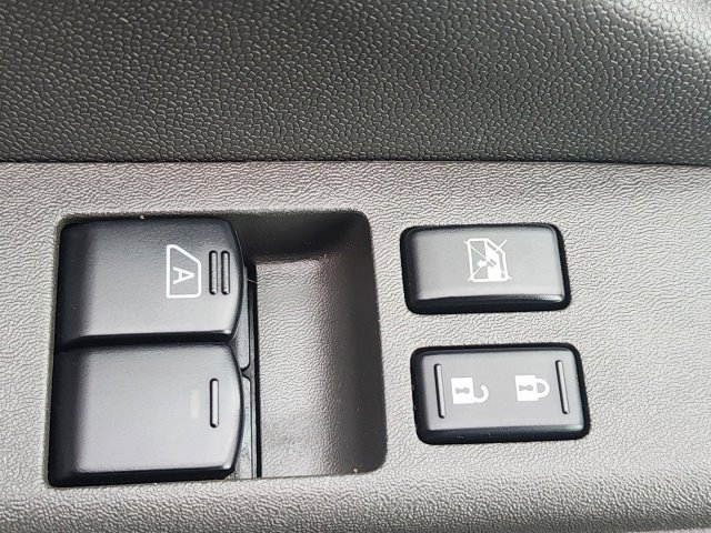 Used 2019 Nissan Frontier PRO-4X AWD/4WD image 25