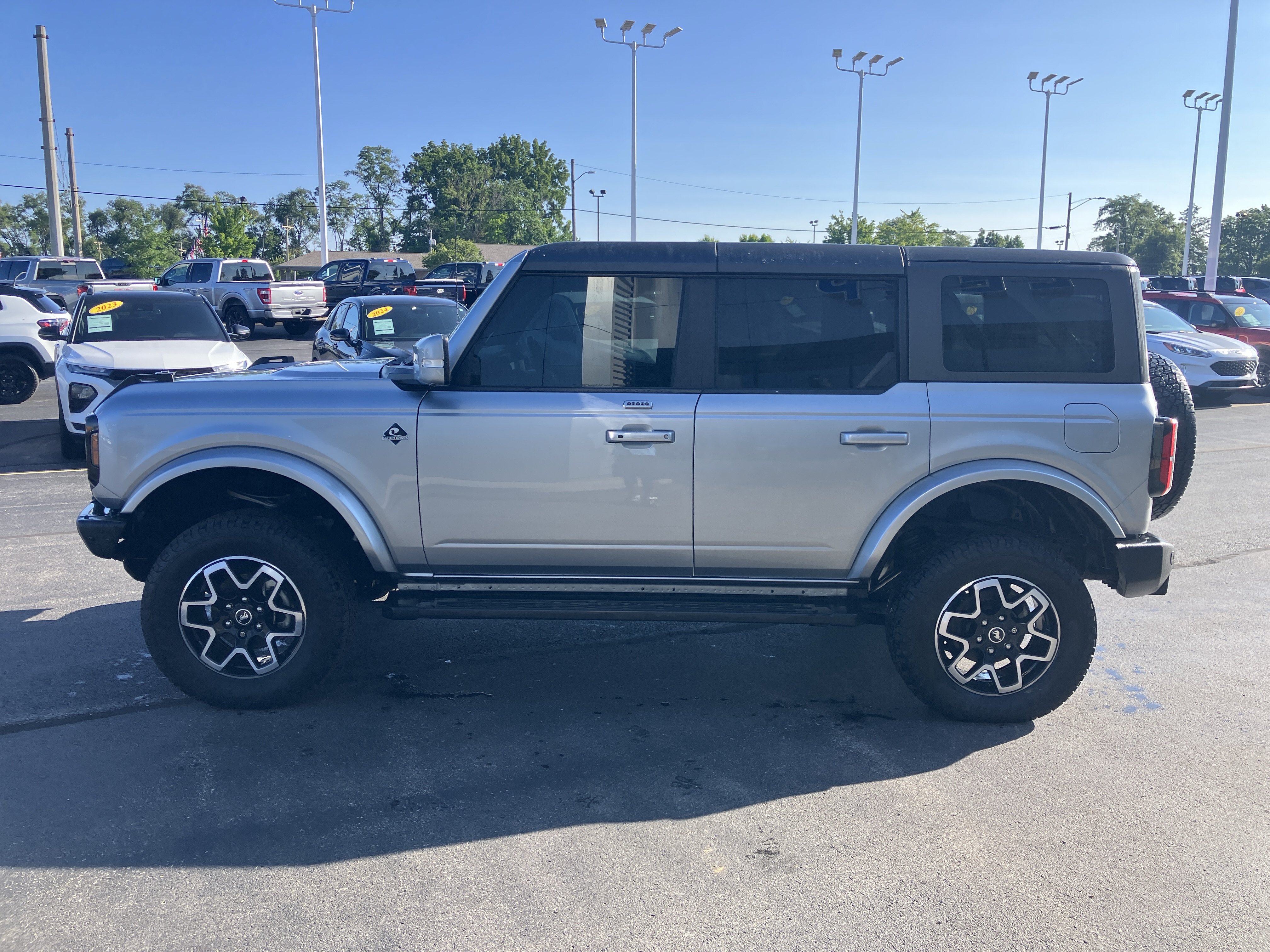 Certified 2023 Ford Bronco Outer Banks AWD/4WD image 4
