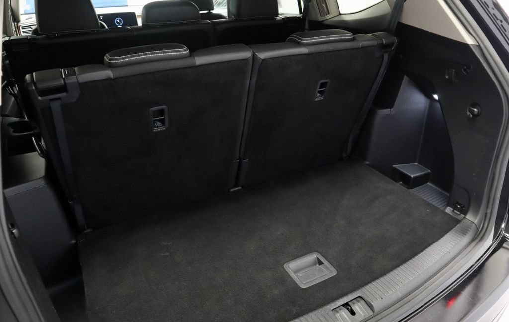 Used 2025 Volkswagen Atlas SE FWD image 14