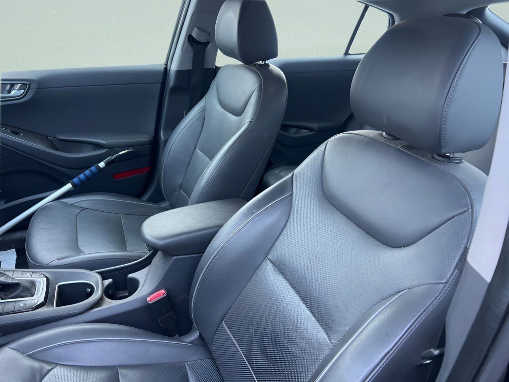 Used 2020 Hyundai Ioniq Limited image 19