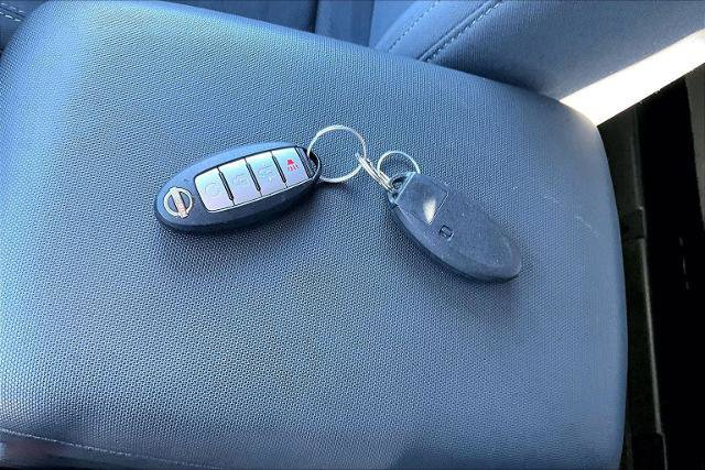 Used 2024 Nissan Frontier SV w/ SV Convenience Package image 16