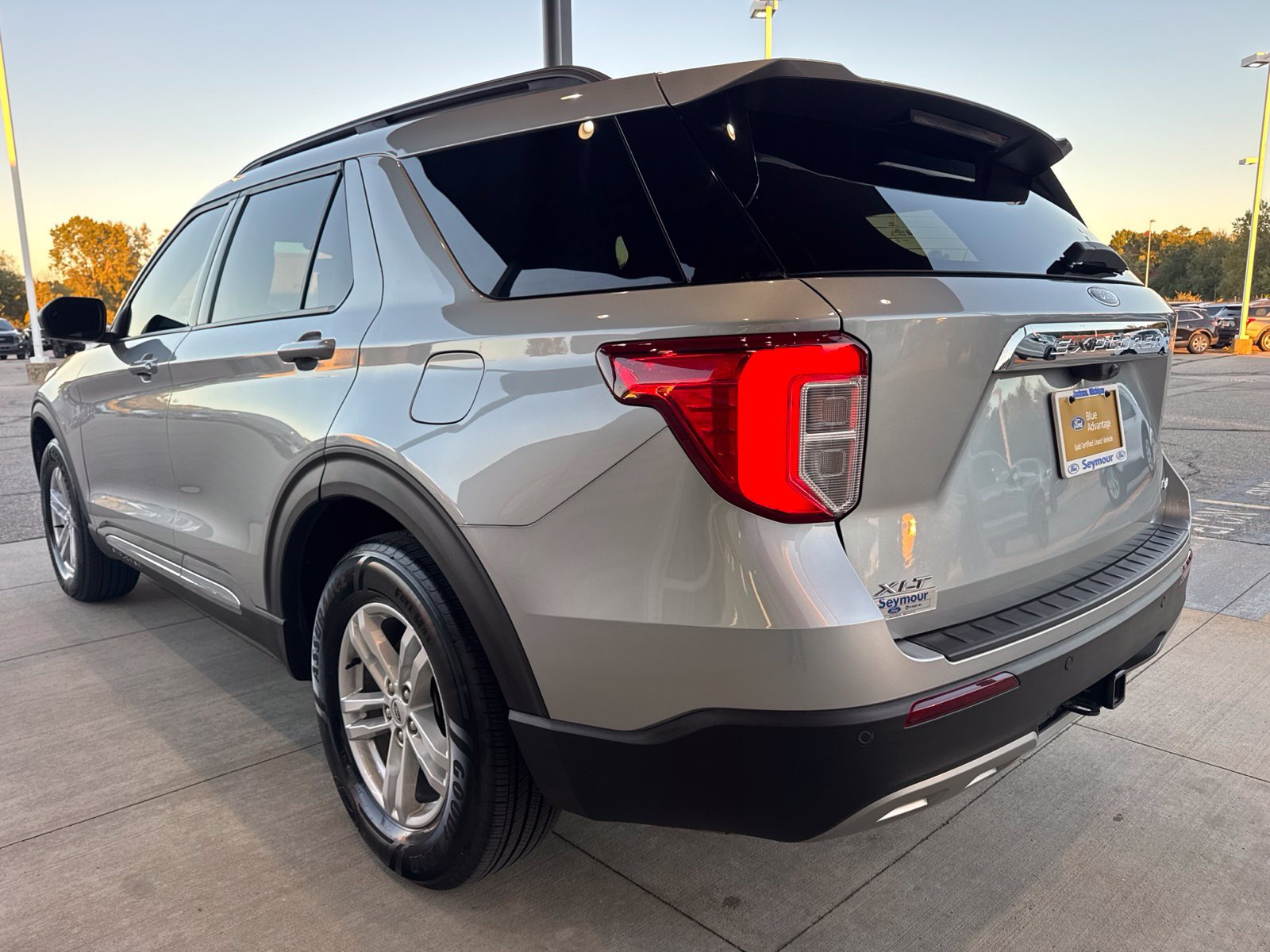 Certified 2023 Ford Explorer XLT w/ Equipment Group 202A AWD/4WD image 5