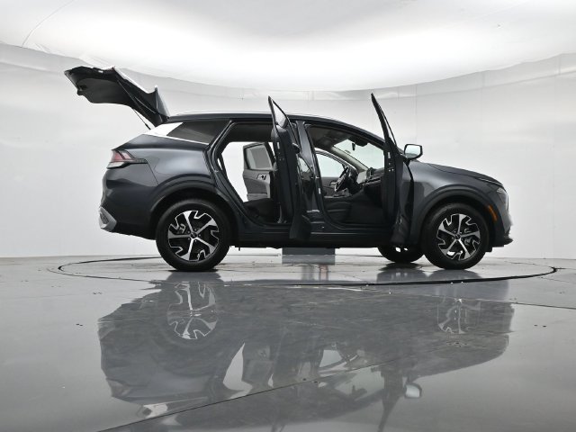 Used 2025 Kia Sportage EX AWD/4WD image 54