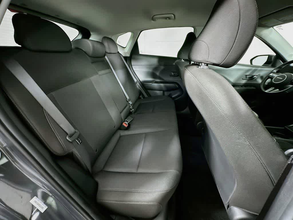 Used 2025 Hyundai Kona SEL FWD image 31