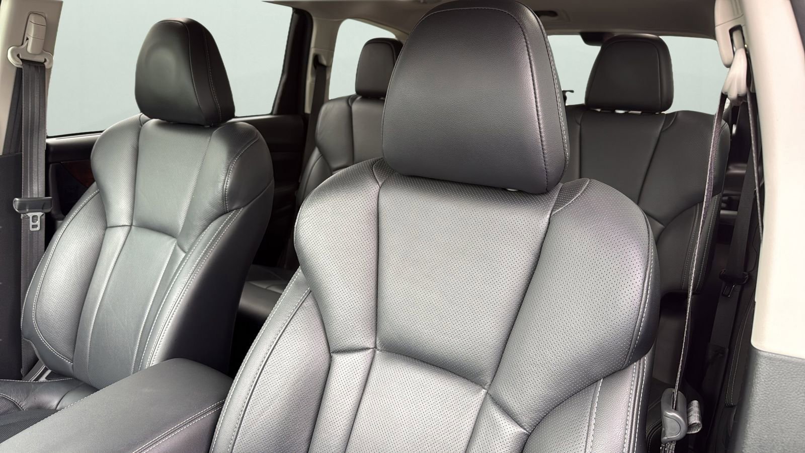 Used 2022 Subaru Ascent Touring AWD/4WD image 9