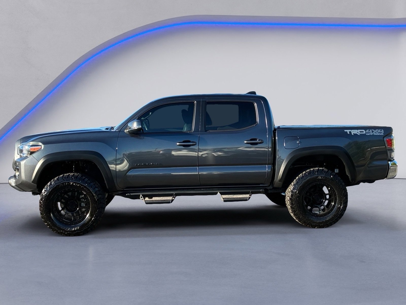 Used 2020 Toyota Tacoma TRD Off-Road AWD/4WD image 8