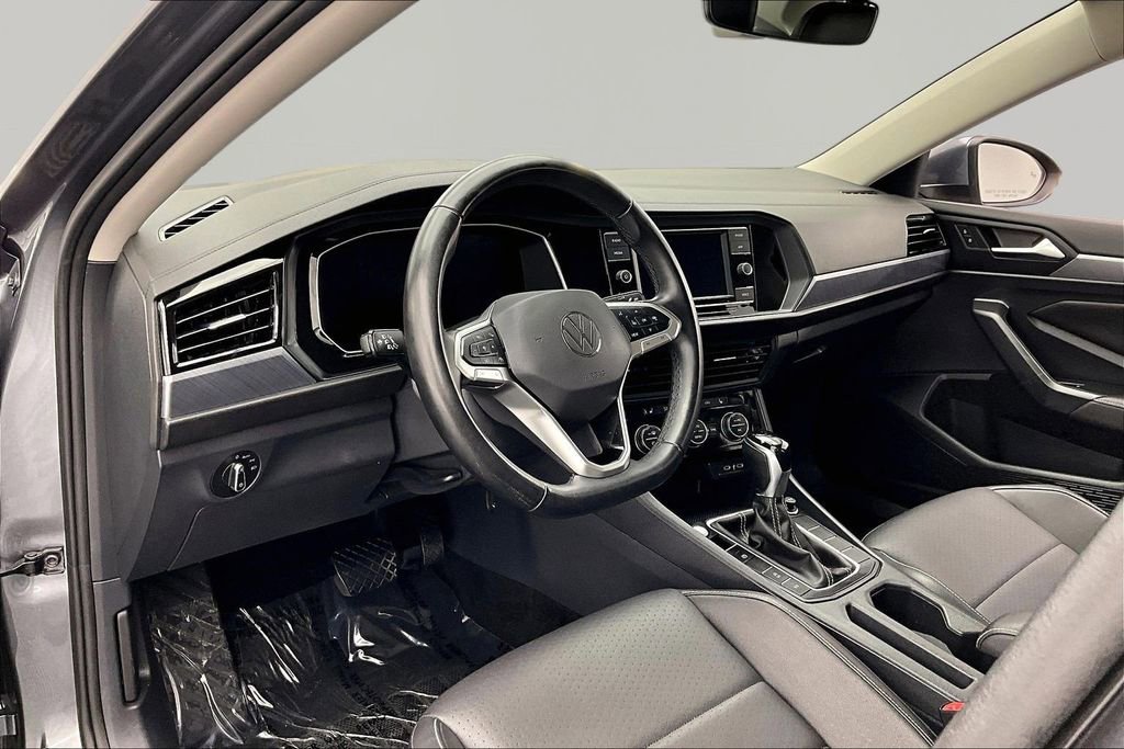 Used 2024 Volkswagen Jetta SE FWD image 14