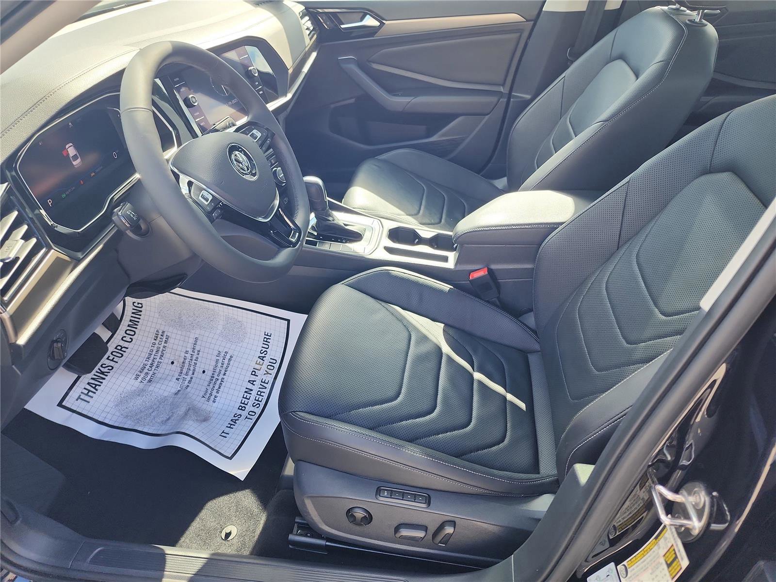 Used 2020 Volkswagen Jetta SEL Premium image 17