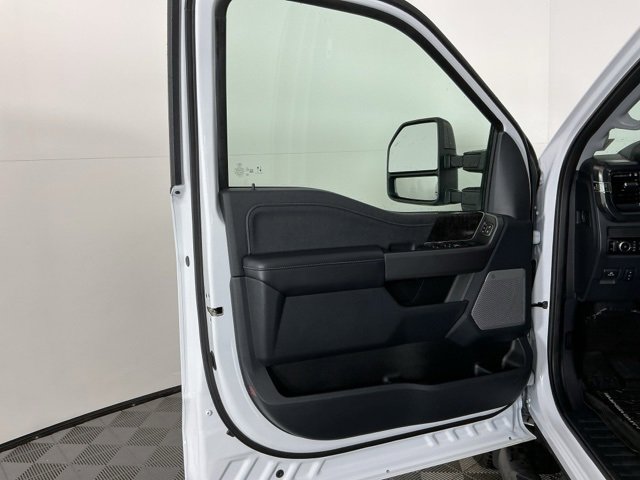 Certified 2025 Ford F350 Lariat w/ FX4 Off-Road Package image 15