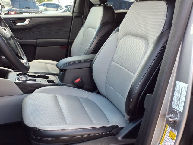 Certified 2024 Ford Escape Platinum AWD/4WD image 4