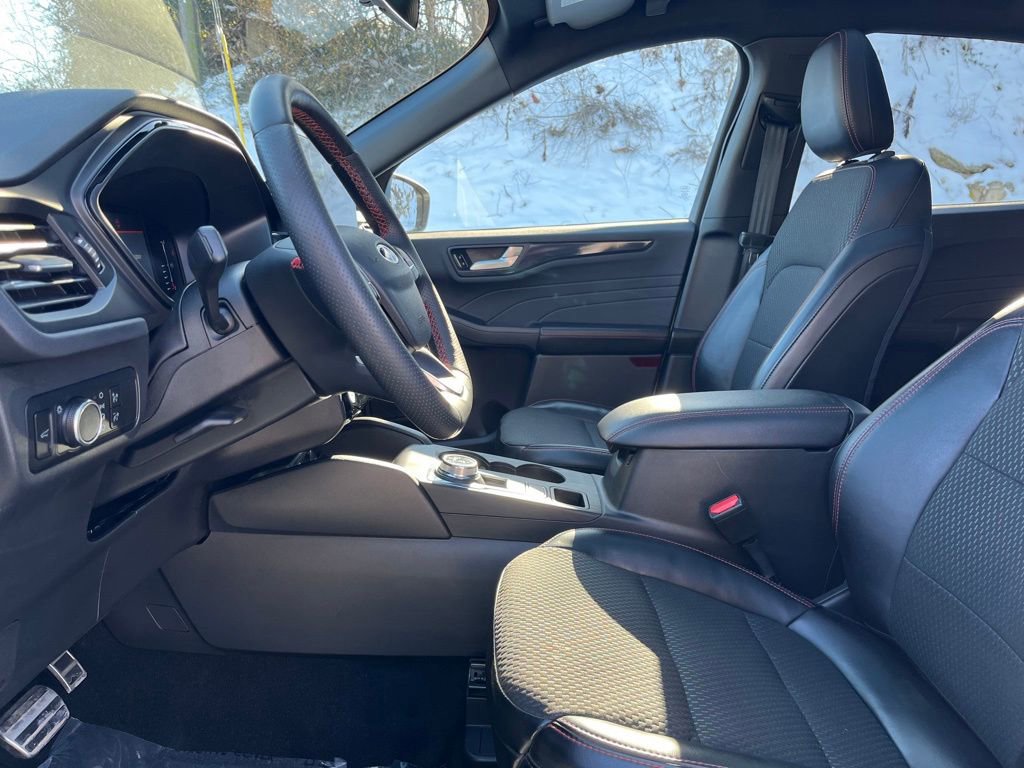 Certified 2024 Ford Escape ST-Line w/ Tech Pack #1 image 18