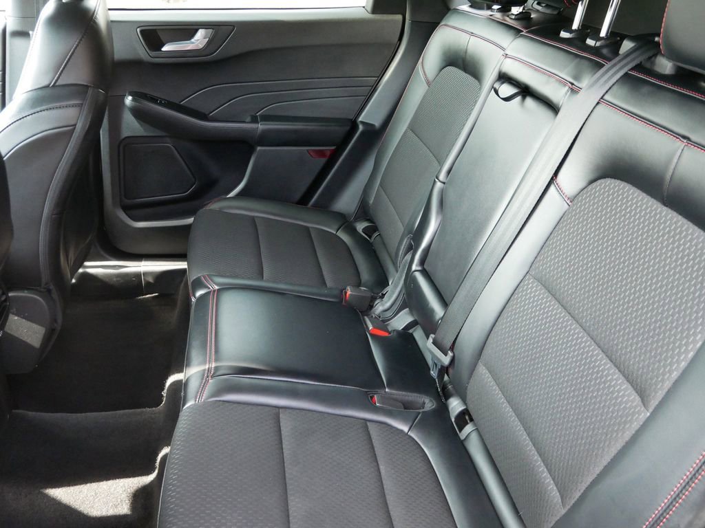 Certified 2025 Ford Escape ST-Line AWD/4WD image 12