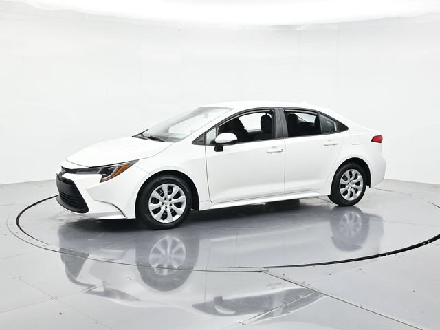 Used 2024 Toyota Corolla LE FWD image 5