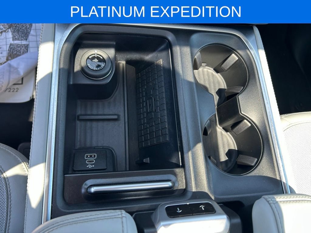 Certified 2025 Ford Expedition Platinum w/ Driver's Package AWD/4WD image 26