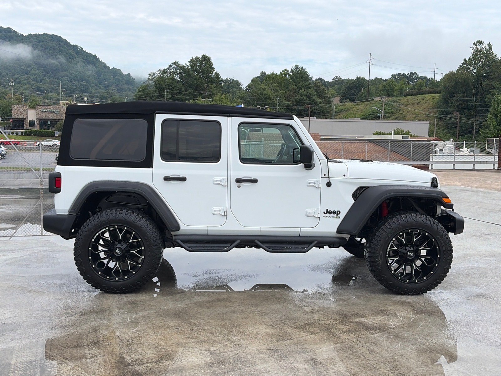 Used 2022 Jeep Wrangler Unlimited Sport AWD/4WD image 2
