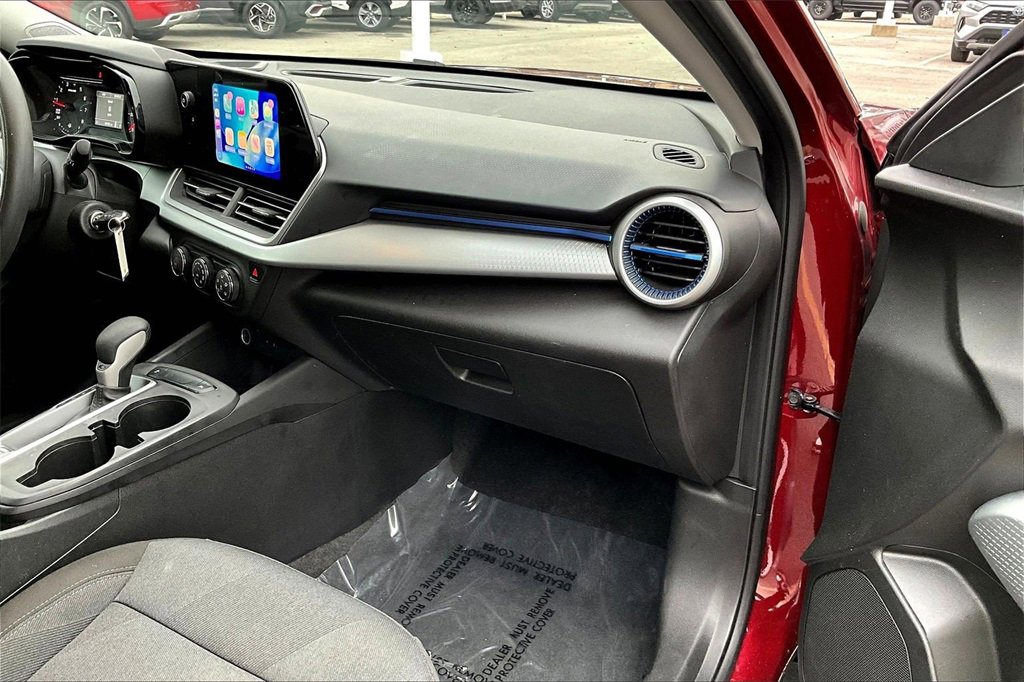 Used 2024 Chevrolet Trax LS w/ LS Convenience Package image 15