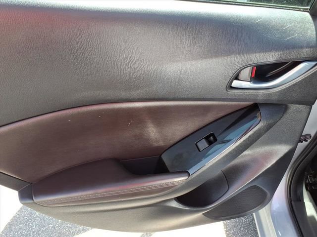 Used 2018 MAZDA MAZDA3 Touring FWD image 15