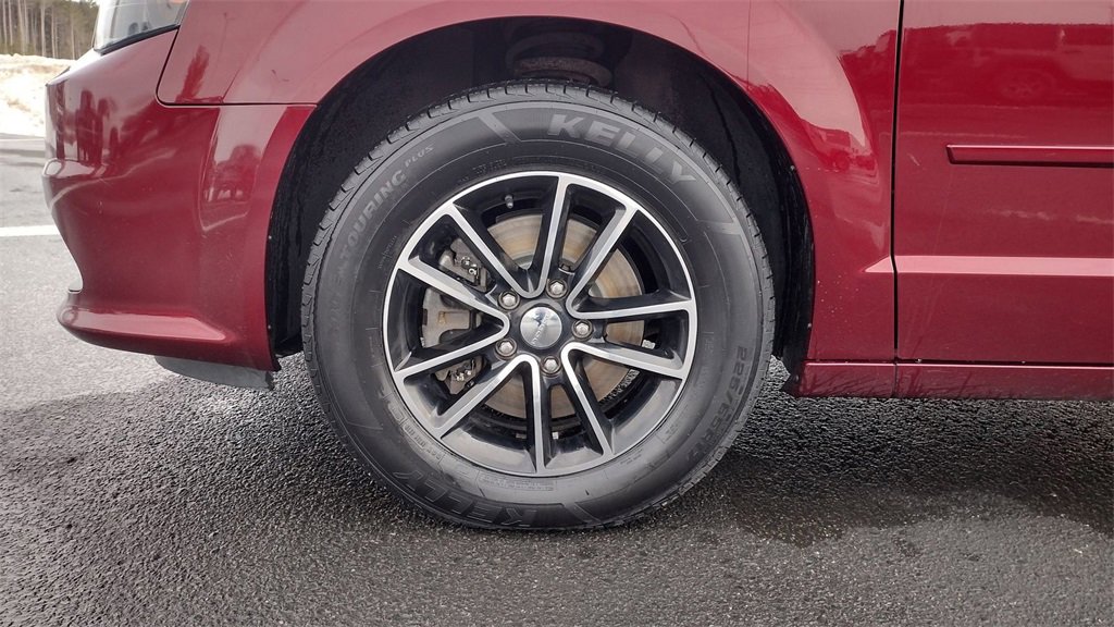 Used 2017 Dodge Grand Caravan SE image 9