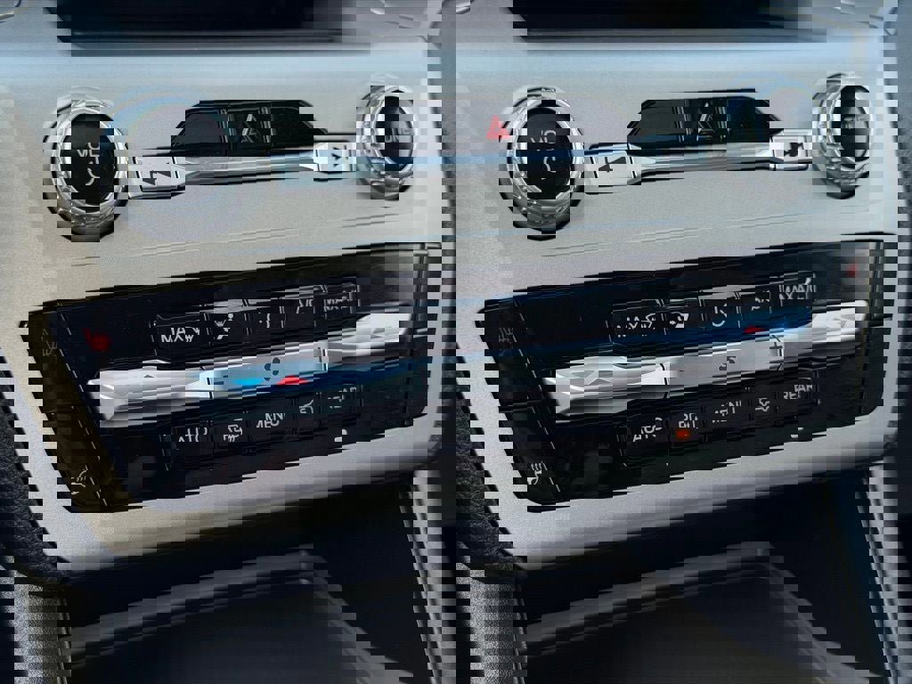 Certified 2023 Ford Explorer XLT w/ Equipment Group 202A image 39