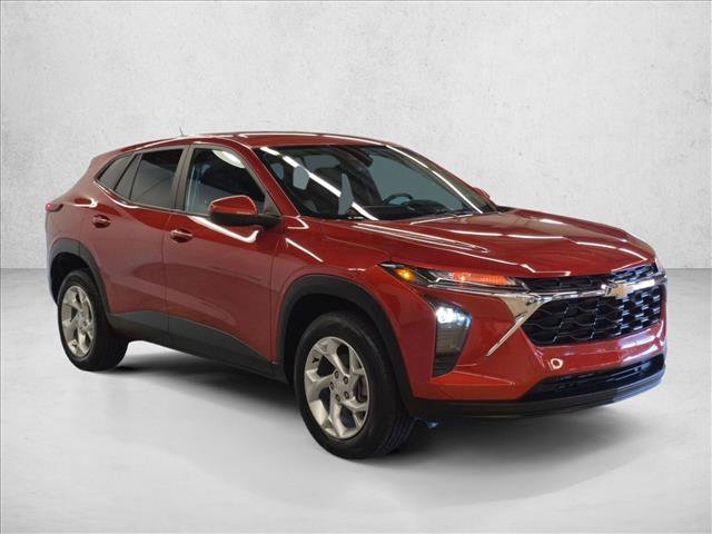 Used 2024 Chevrolet Trax LS w/ LS Convenience Package FWD image 3