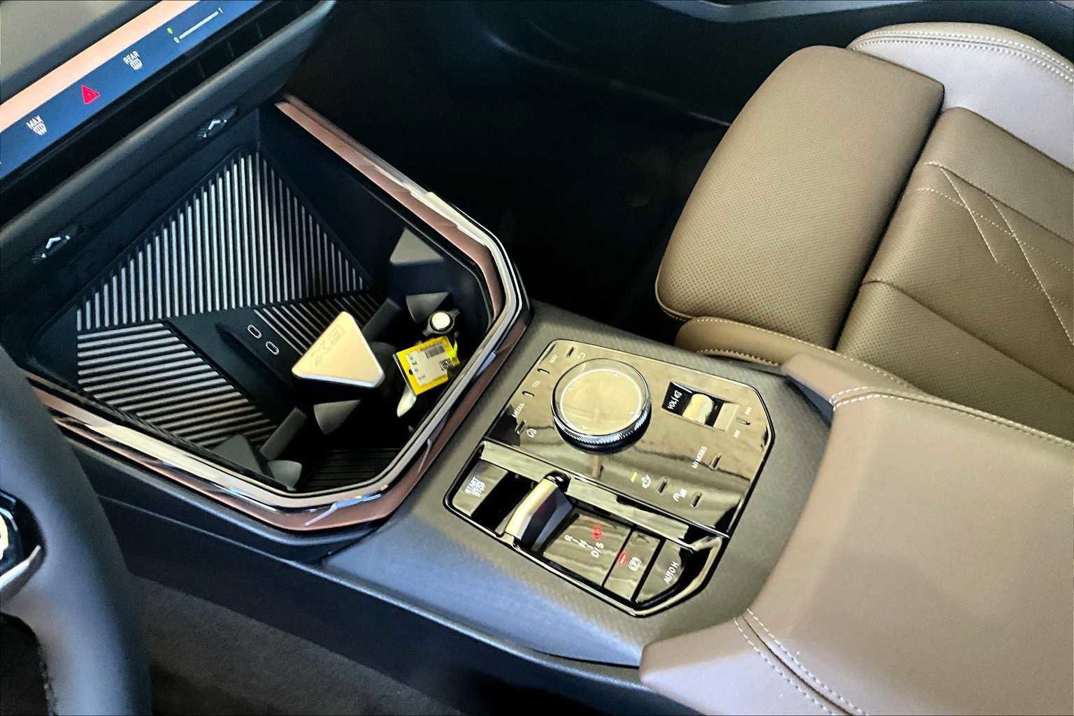 Used 2025 BMW X3 xDrive30i w/ Premium Package image 16