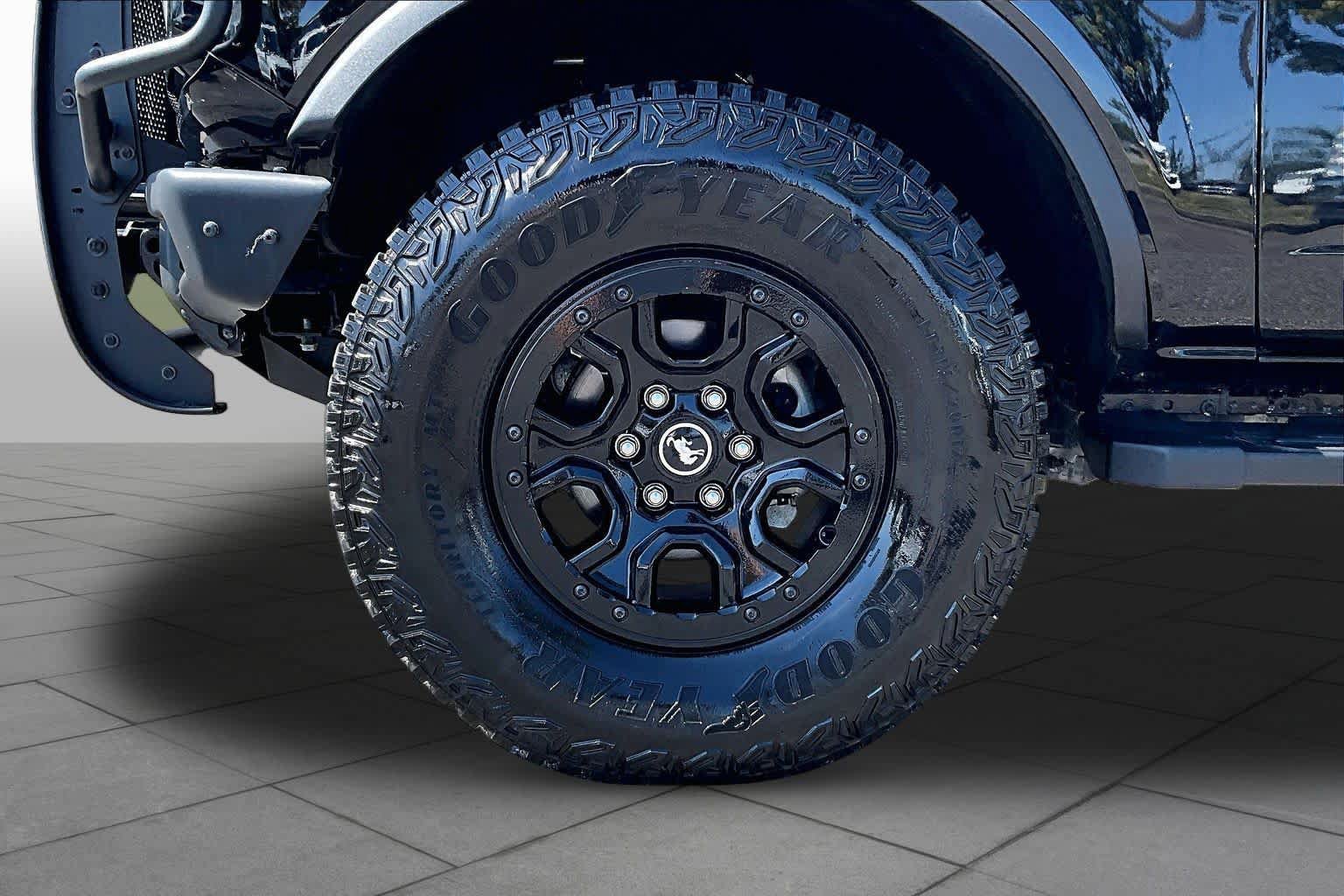 Certified 2024 Ford Bronco Wildtrak AWD/4WD image 11