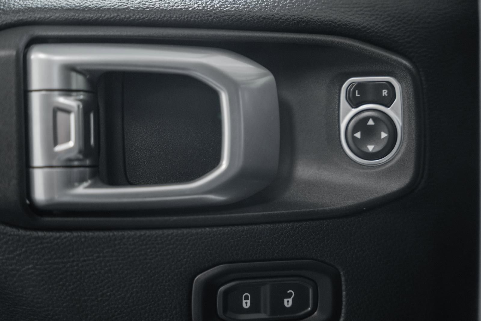 Used 2019 Jeep Wrangler Unlimited Sahara w/ Quick Order Package 24M Moab image 43