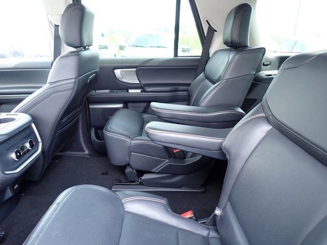Certified 2025 Ford Expedition Platinum AWD/4WD image 12