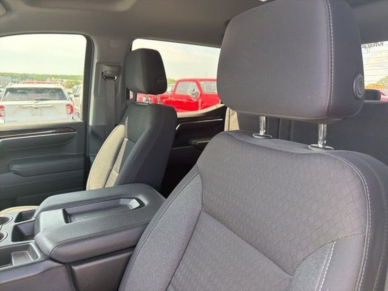 Used 2024 GMC Sierra 1500 Elevation image 11