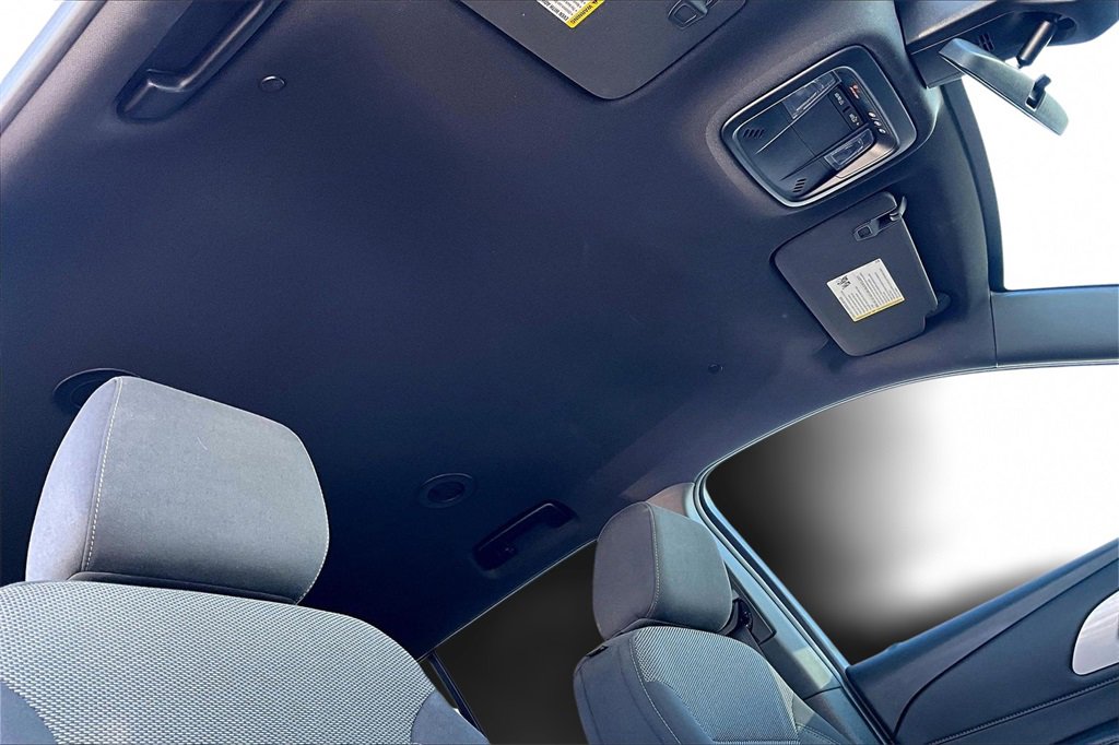 Used 2022 Chevrolet Traverse LT image 22