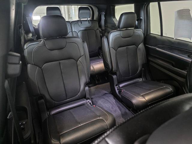 Used 2024 Jeep Grand Cherokee L Limited w/ Black Appearance Package AWD/4WD image 22