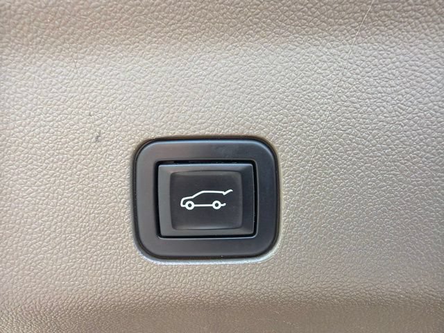 Used 2022 GMC Yukon Denali AWD/4WD image 12
