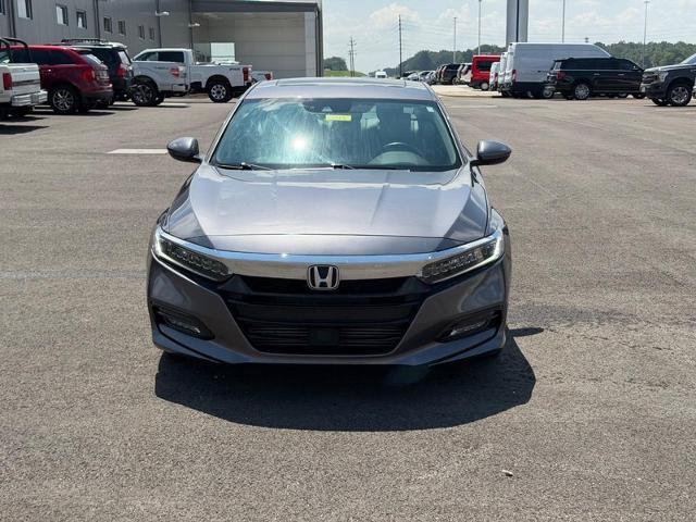 Used 2018 Honda Accord Touring image 2