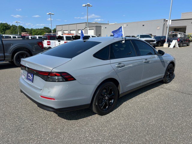 Used 2025 Honda Accord SE image 7